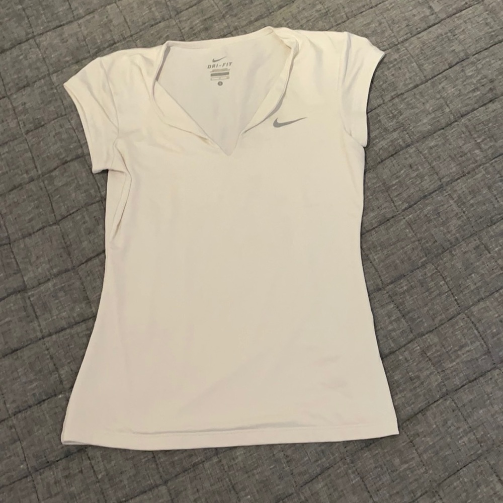 White Nike dryfit shirt